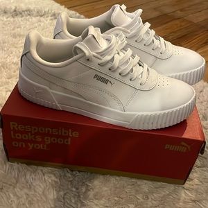 Puma Women's Carina Leather Sneaker - Size 9 - LIKE NEW